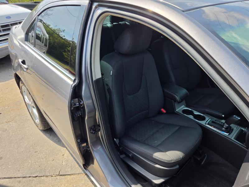 Ford Fusion SE 2012