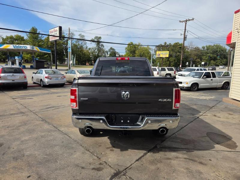 RAM 1500 Laramie Crew Cab SWB 4WD 2017
