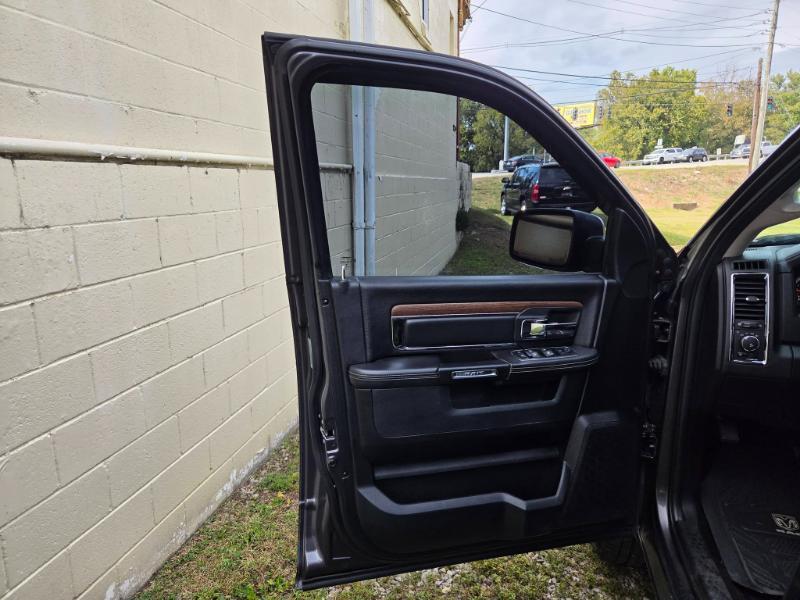 RAM 1500 Laramie Crew Cab SWB 4WD 2017