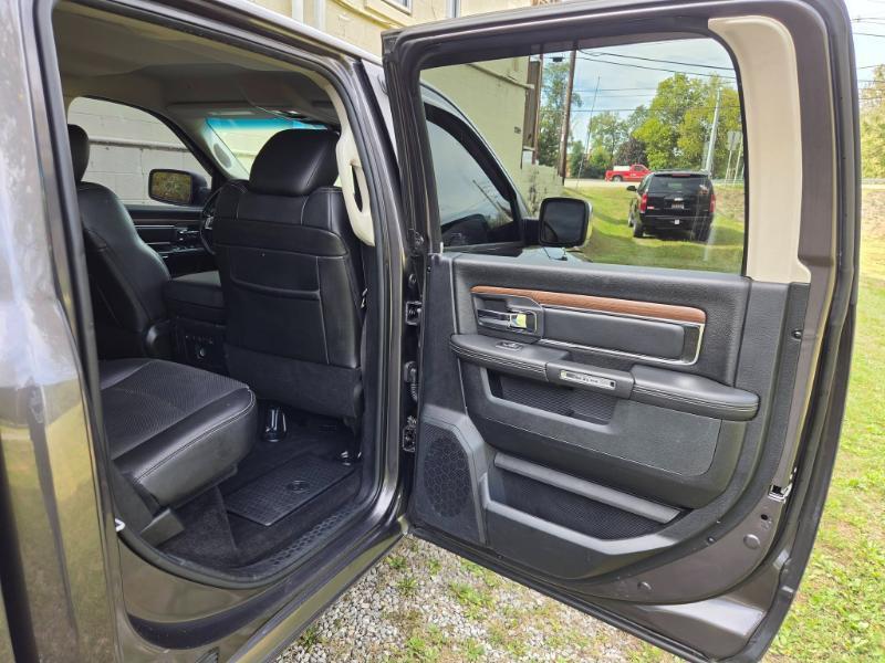 RAM 1500 Laramie Crew Cab SWB 4WD 2017