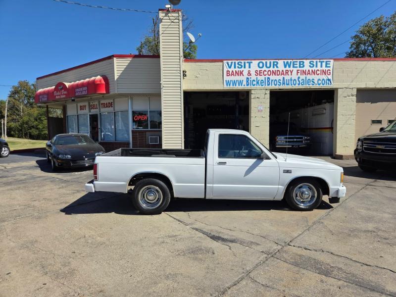 GMC S15 Pickup Special Reg. Cab Short Bed 2WD 1989