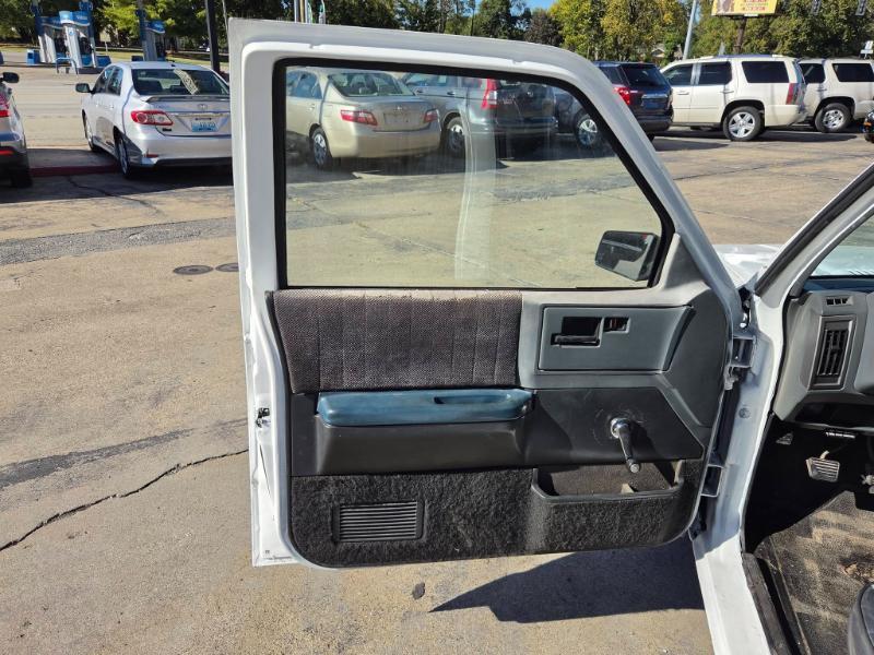 GMC S15 Pickup Special Reg. Cab Short Bed 2WD 1989