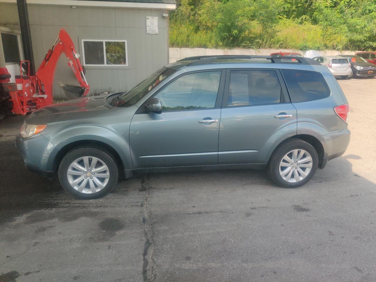 Subaru Forester 2.5X Premium 2012