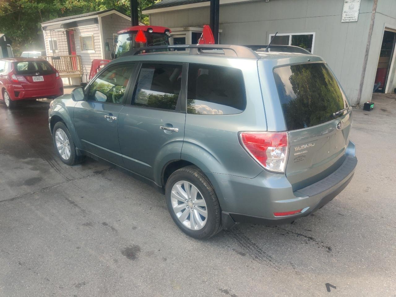 Subaru Forester 2.5X Premium 2012