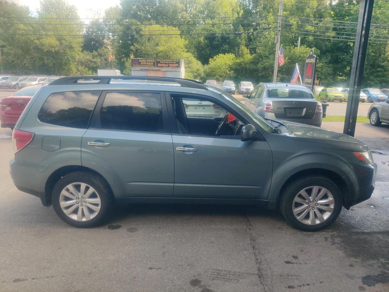 Subaru Forester 2.5X Premium 2012