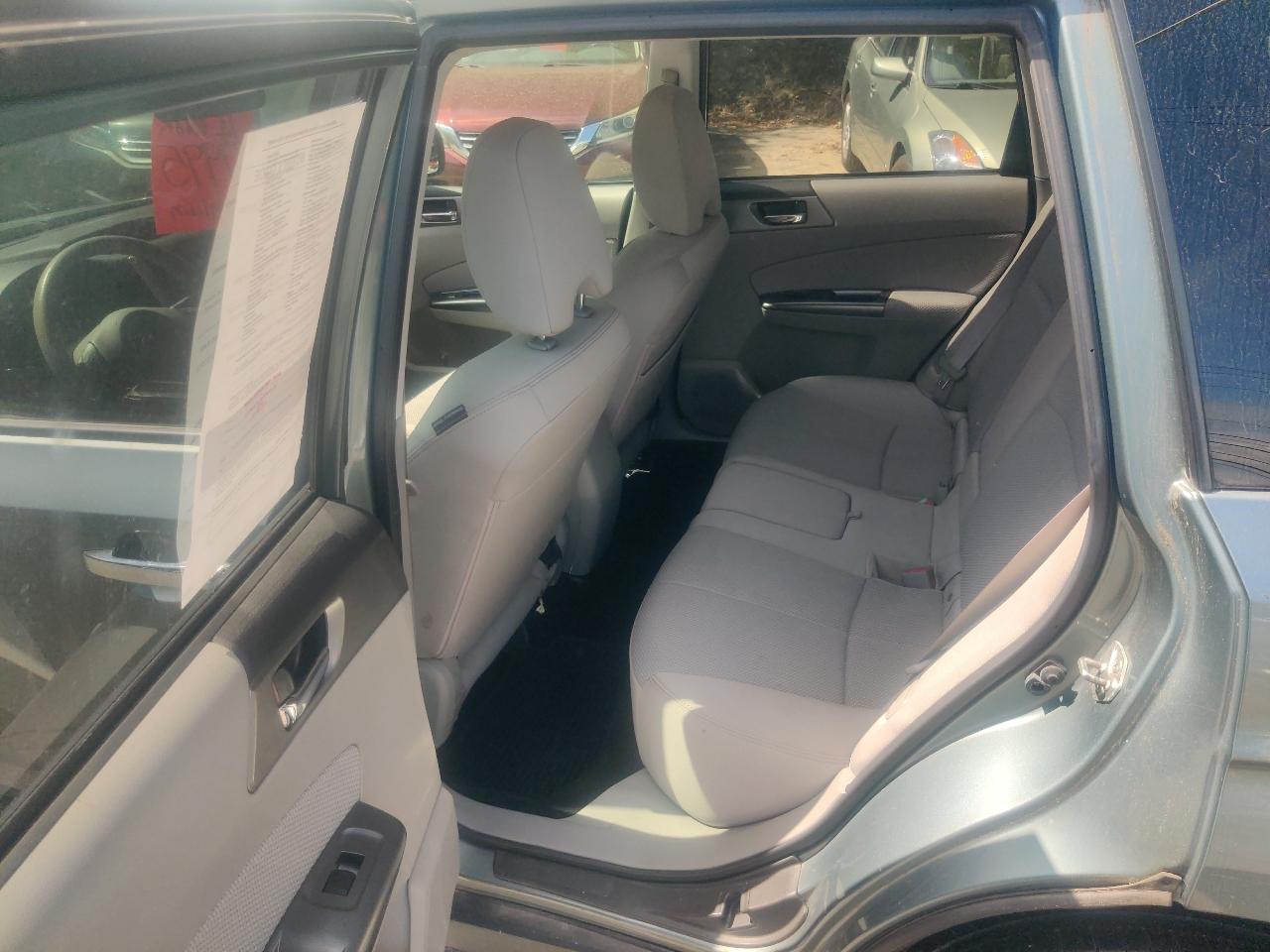 Subaru Forester 2.5X Premium 2012