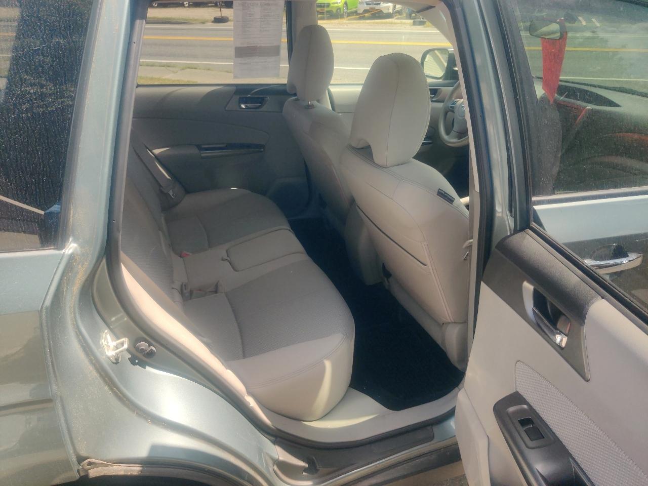 Subaru Forester 2.5X Premium 2012
