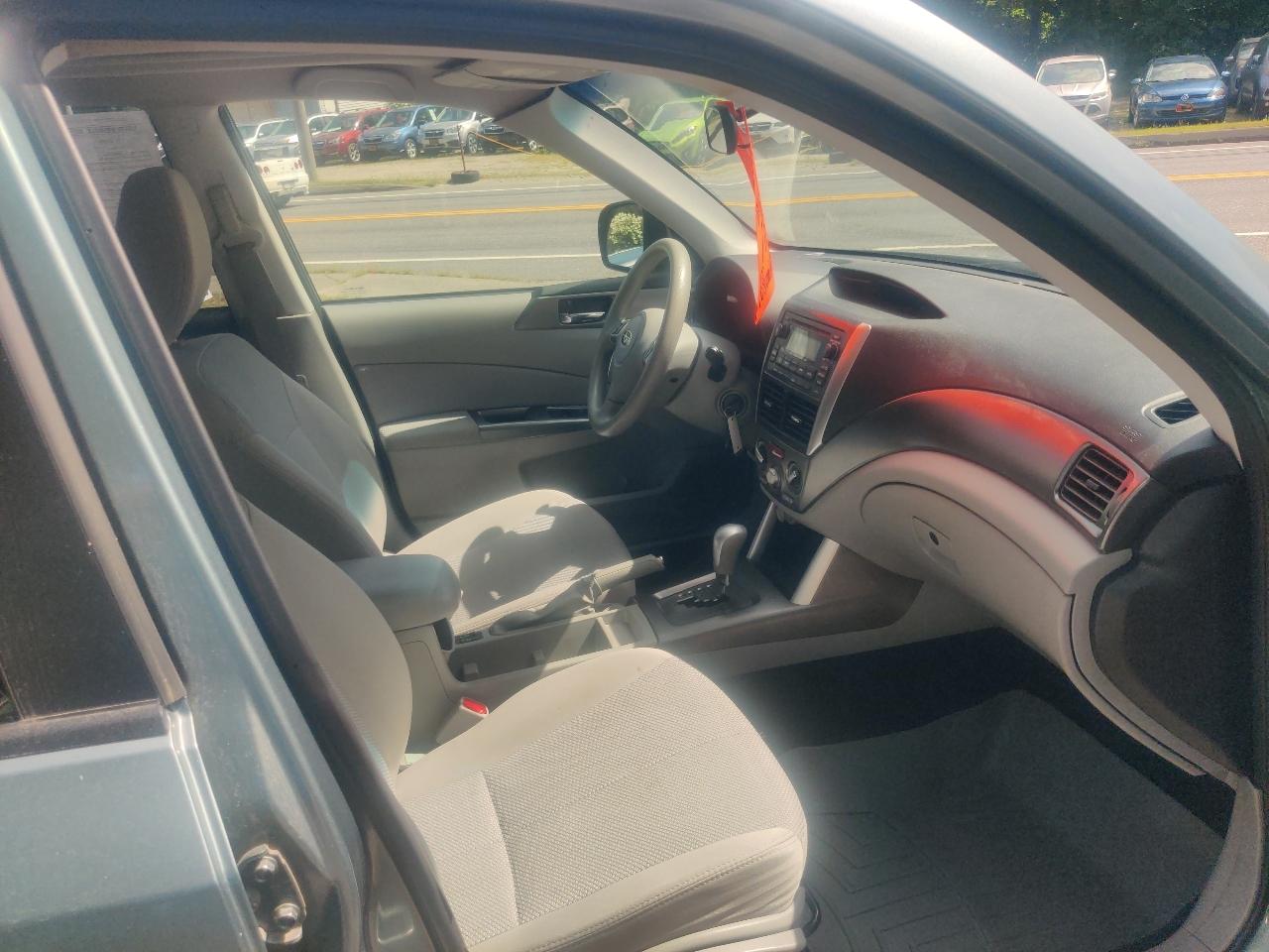 Subaru Forester 2.5X Premium 2012