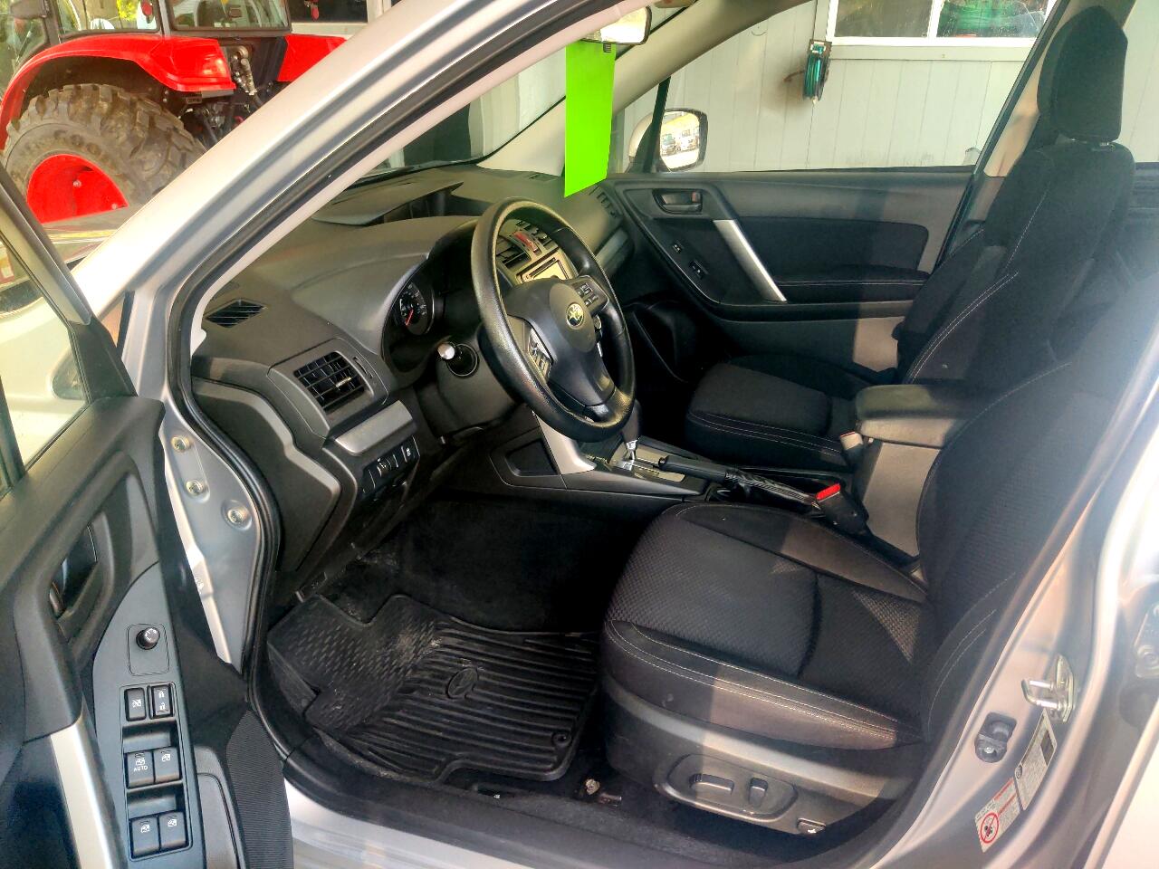 2015 Subaru Forester 2.5i Premium photo 11