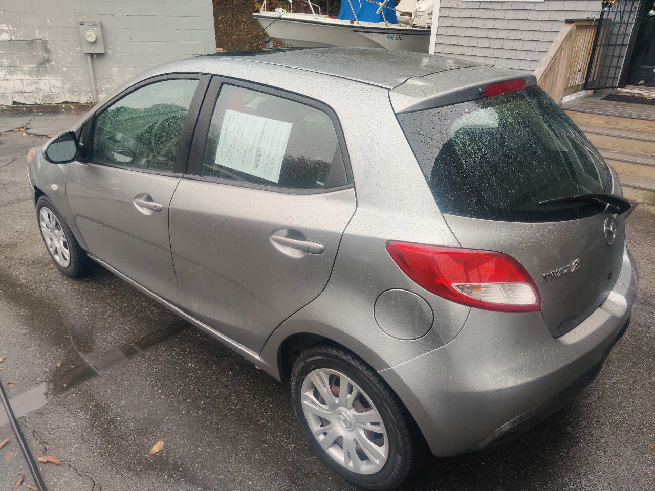 2011 Mazda Mazda2 Sport photo 3