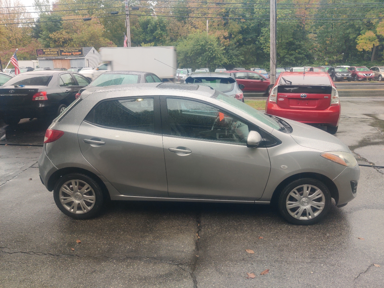 2011 Mazda Mazda2 Sport photo 6