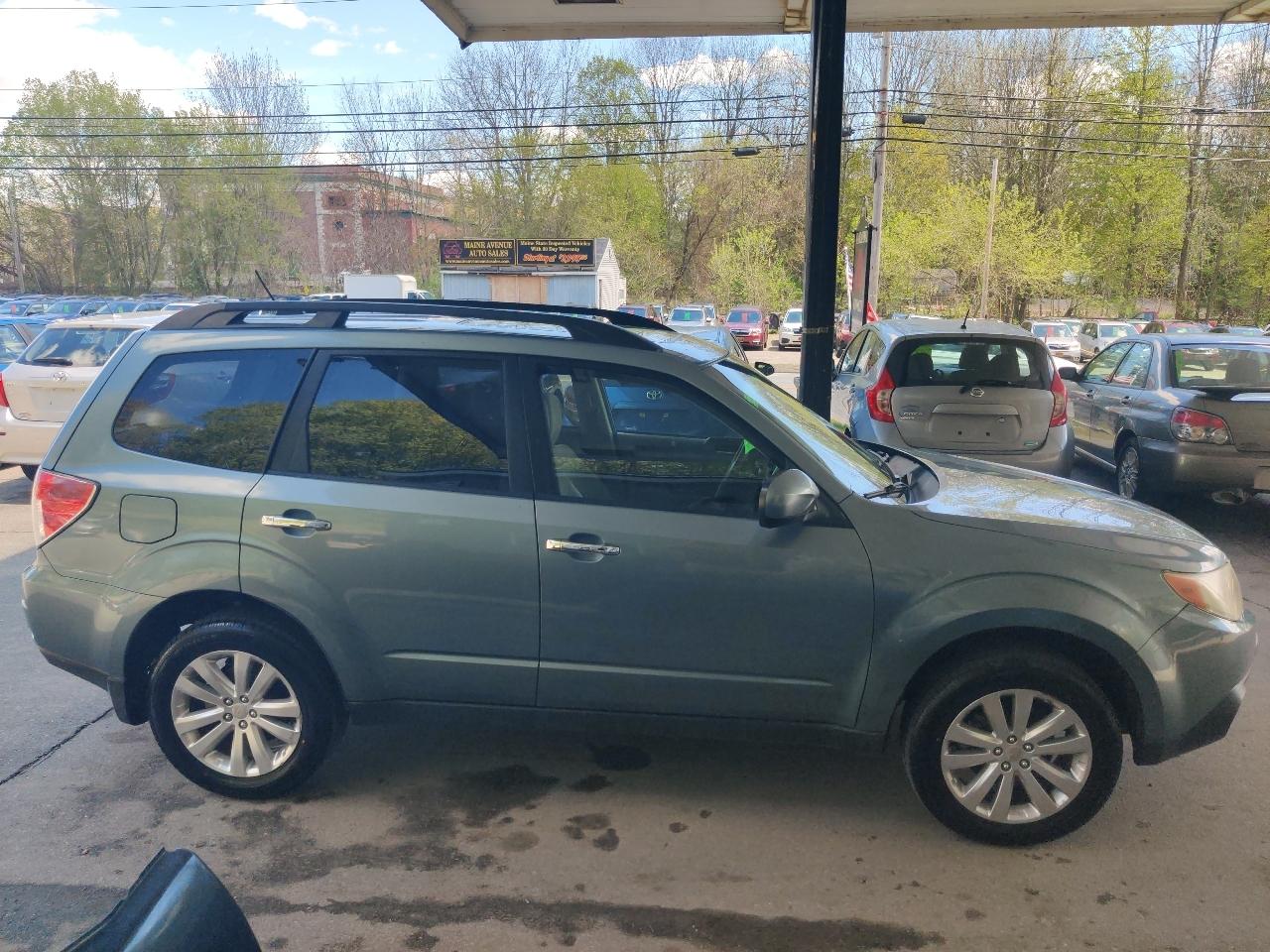 Subaru Forester 2.5X Premium 2012