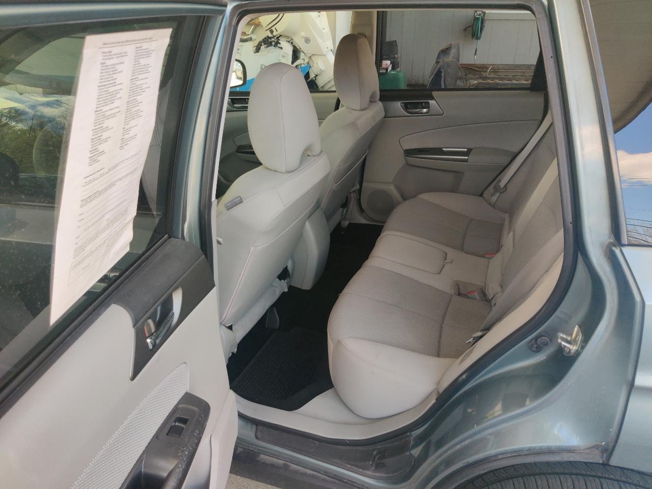 Subaru Forester 2.5X Premium 2012