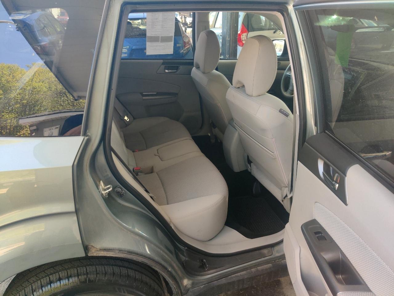 Subaru Forester 2.5X Premium 2012