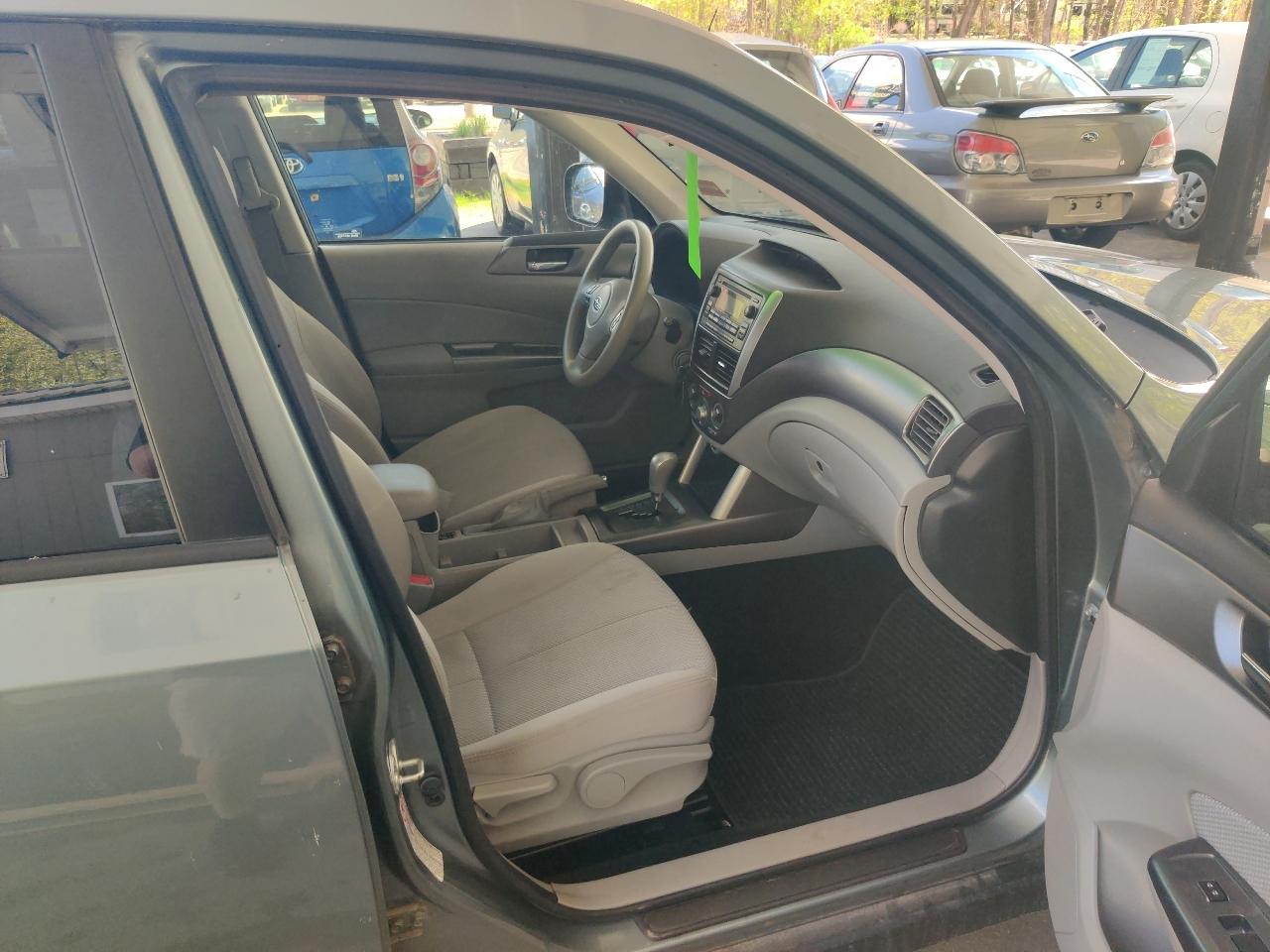 Subaru Forester 2.5X Premium 2012