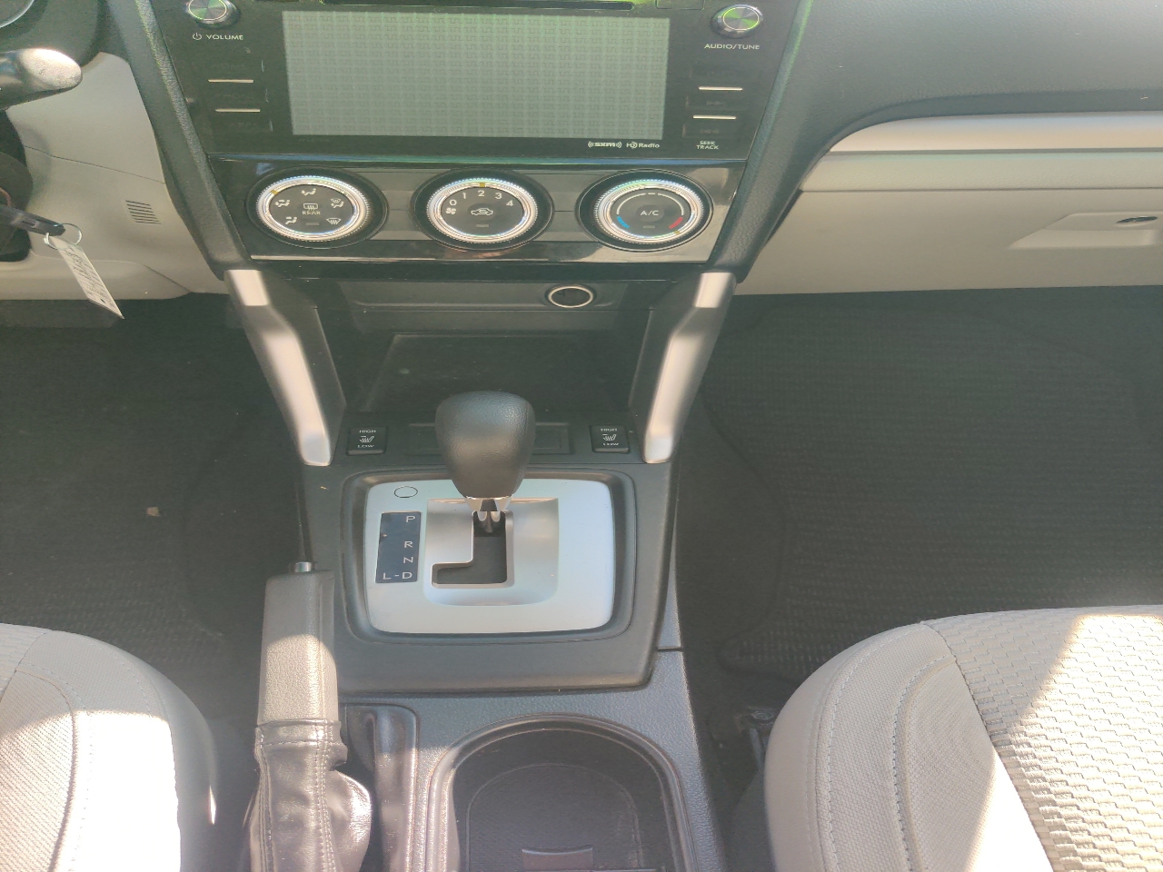 Subaru Forester 2.5i Premium PZEV CVT 2016 Subaru Forester 2.5i Premium PZEV CVT 2016