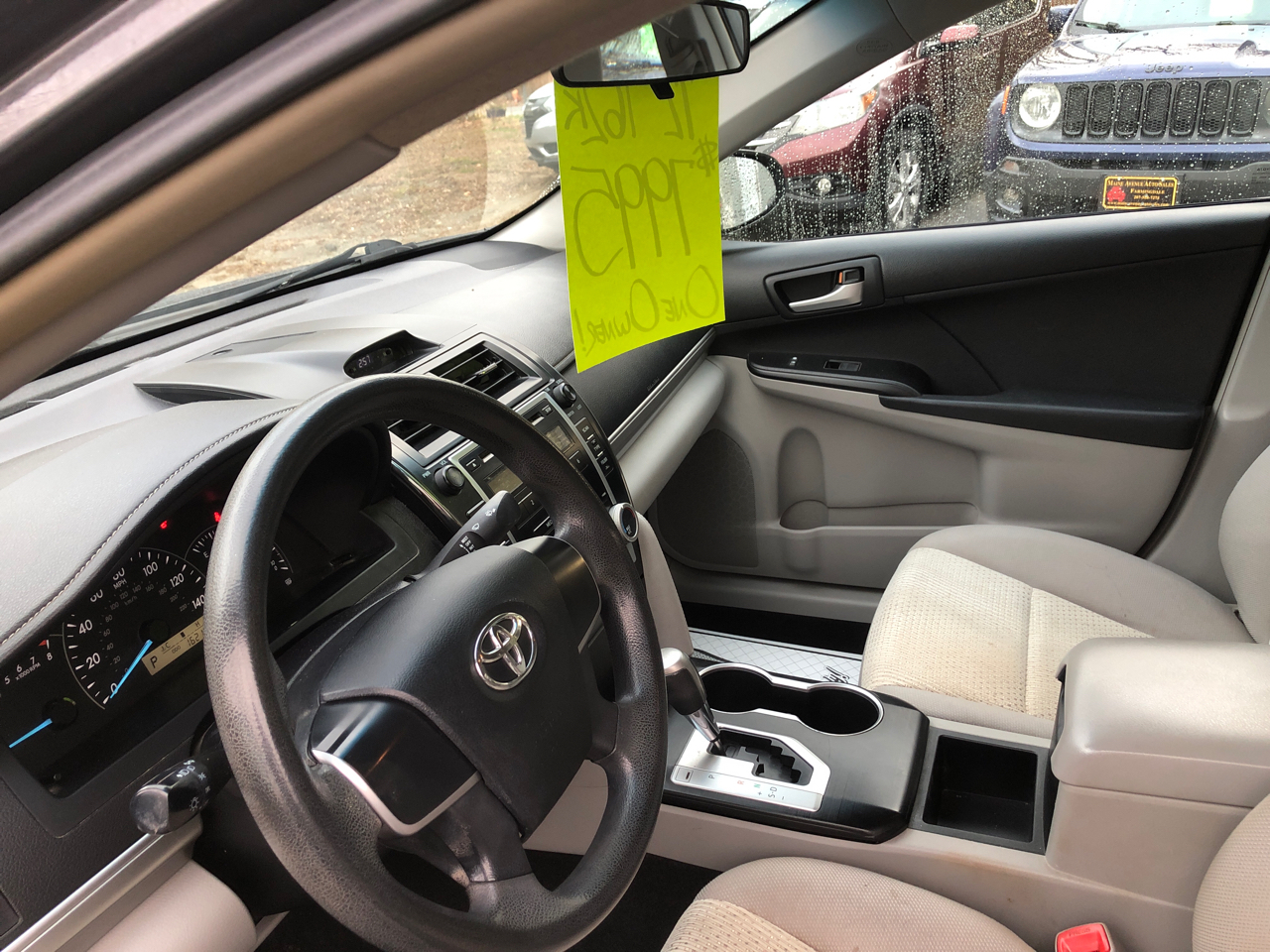 2012 Toyota Camry SE photo 3