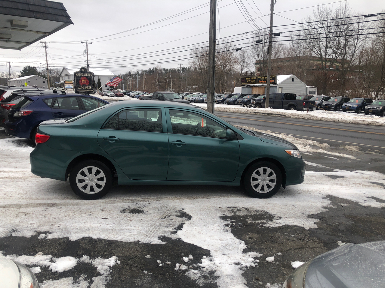 2009 Toyota Corolla LE photo 2