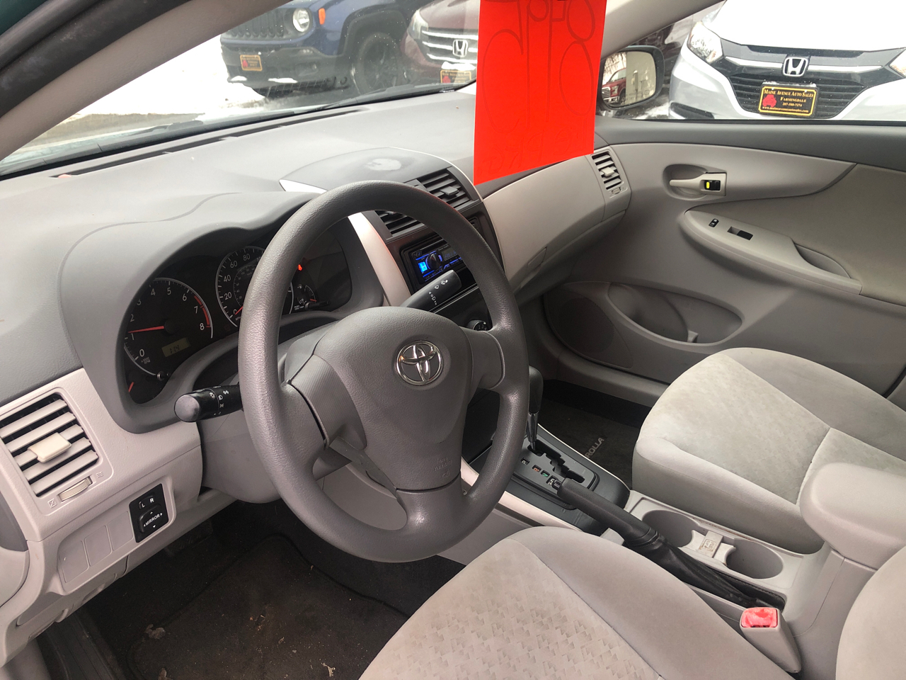 2009 Toyota Corolla LE photo 4