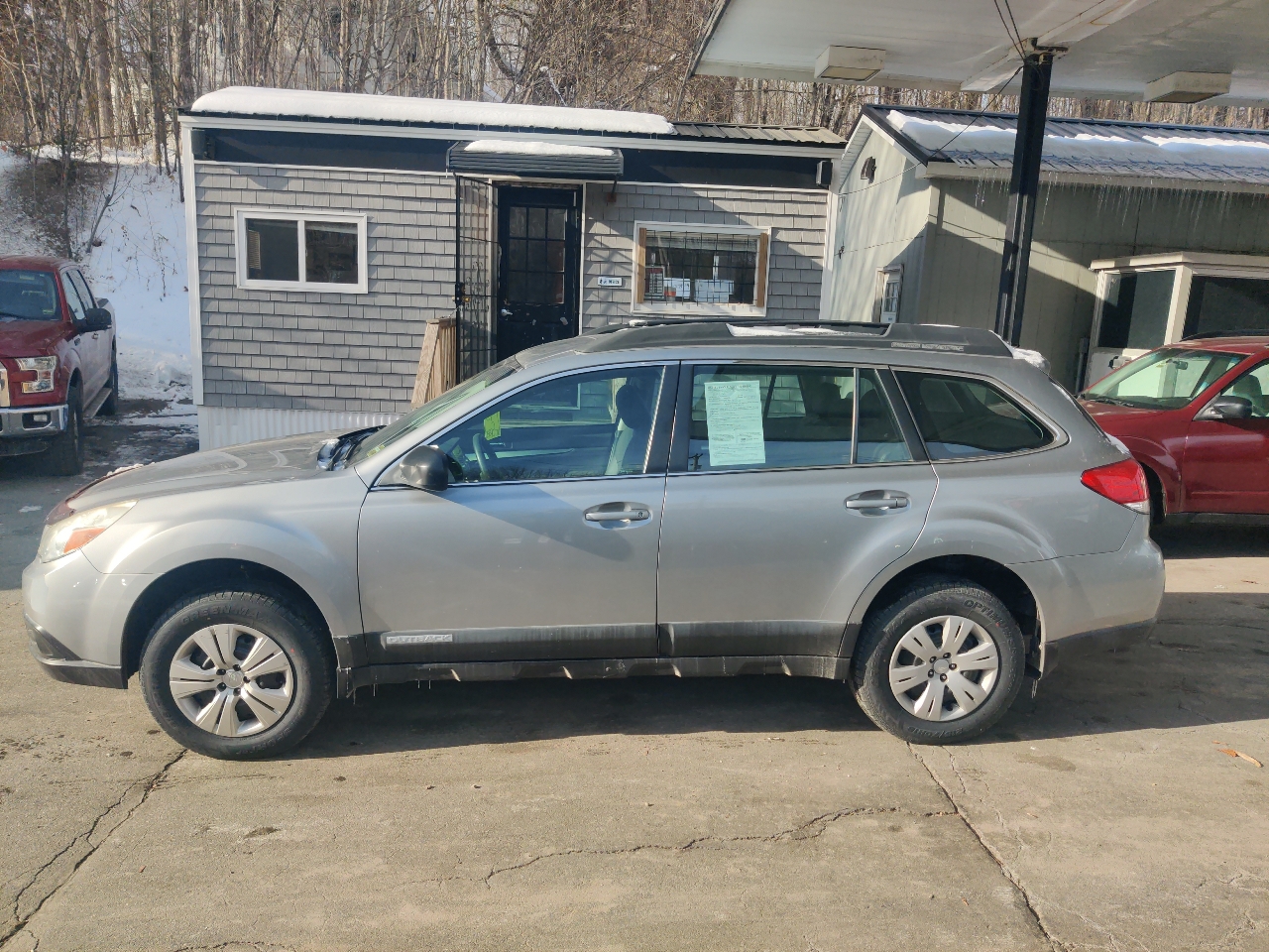 2011 Subaru Outback 2.5i photo 2