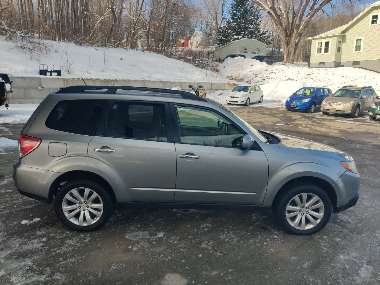 Subaru Forester 2.5X Premium 2011