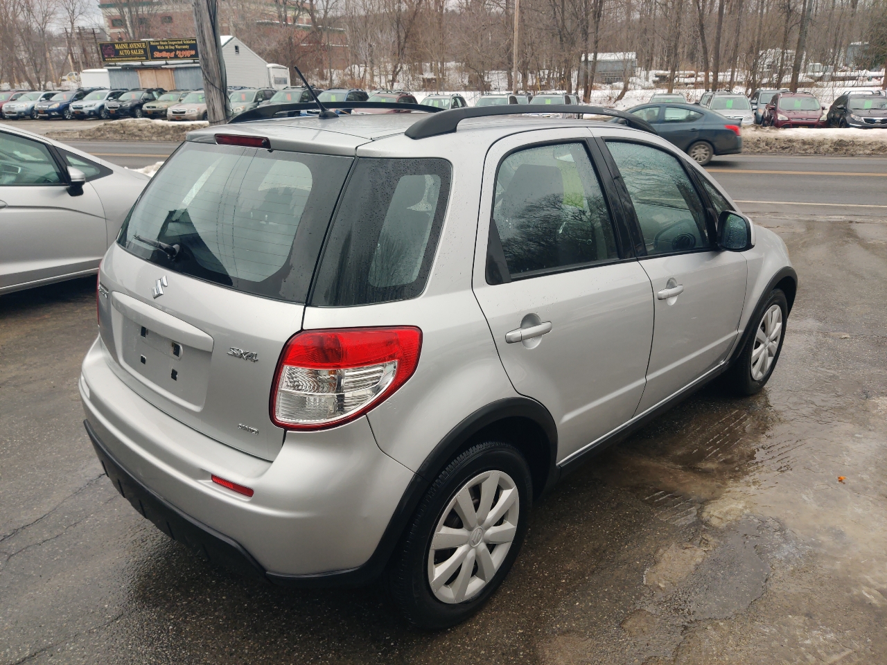 Suzuki SX4 Crossover Base AWD 2011