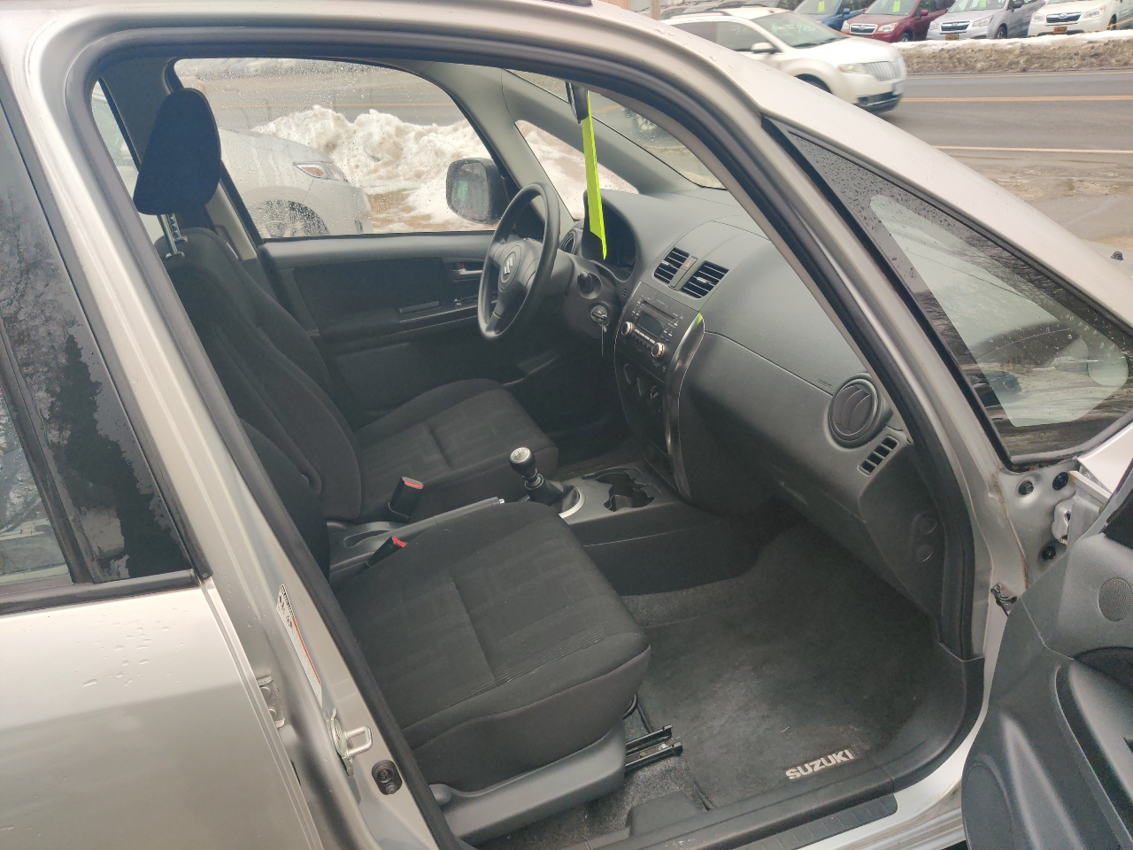 Suzuki SX4 Crossover Base AWD 2011