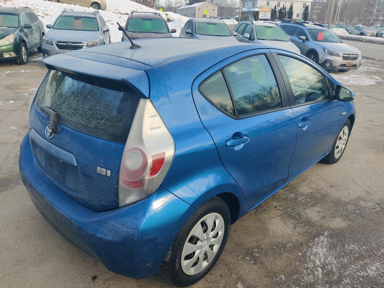 Toyota Prius c One 2012