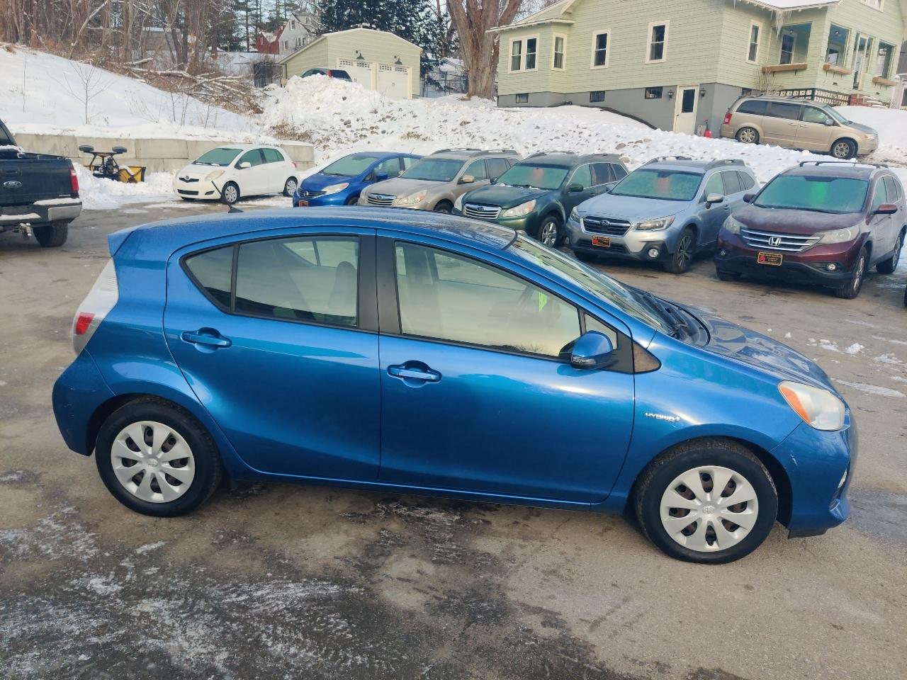 Toyota Prius c One 2012