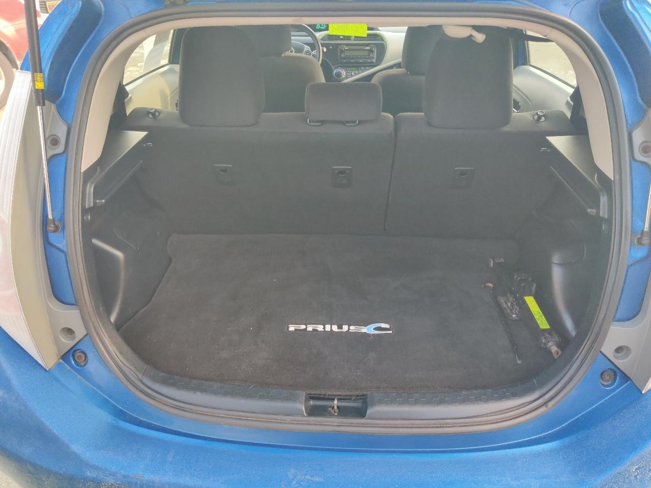 Toyota Prius c One 2012