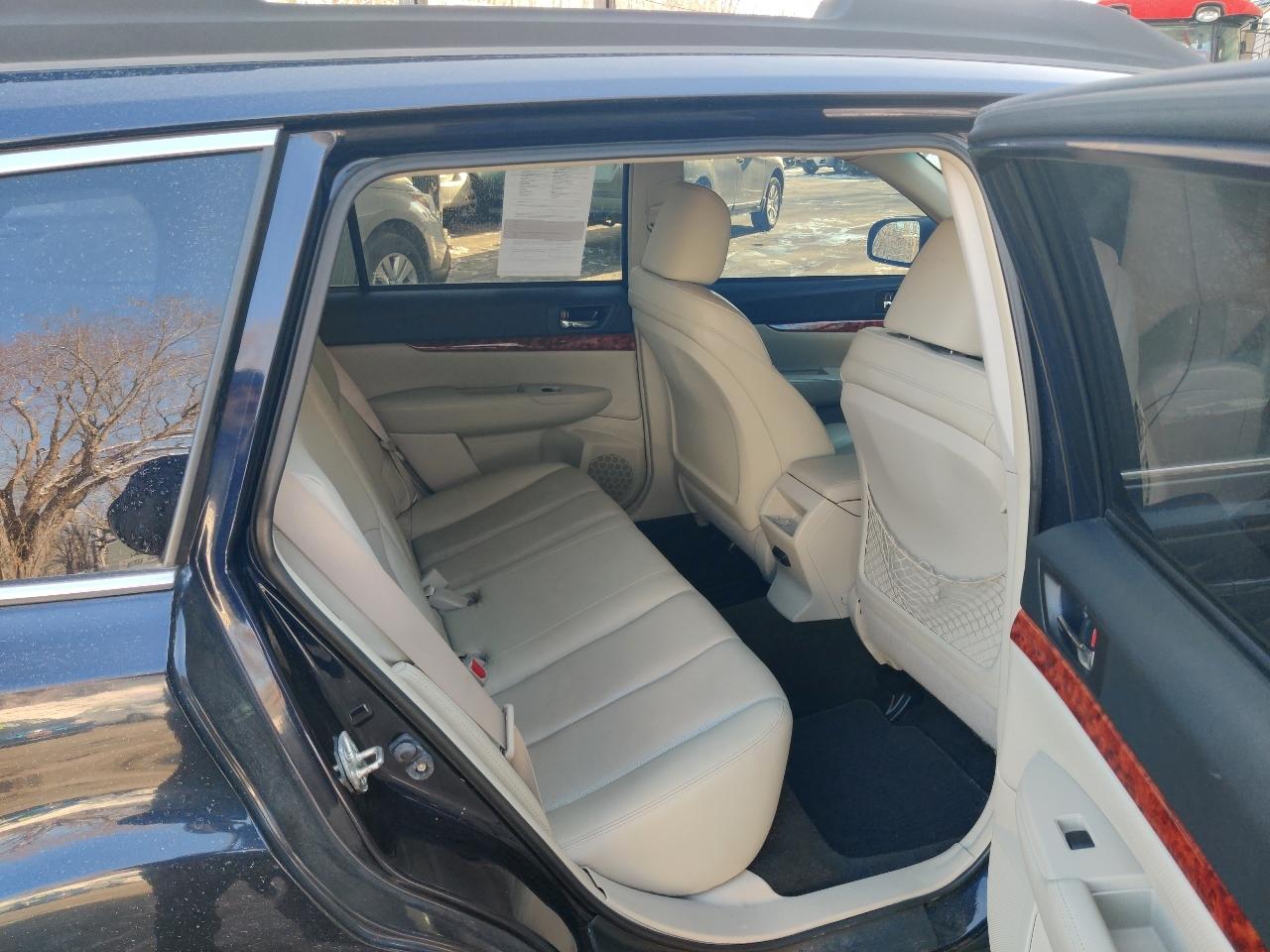 Subaru Outback 2.5i Limited 2012