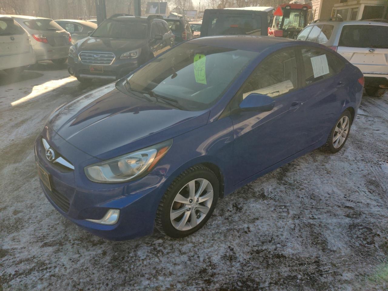 Hyundai Accent GLS 4-Door 2012