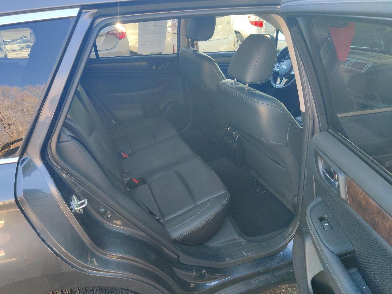 Subaru Outback 2.5i Limited 2015