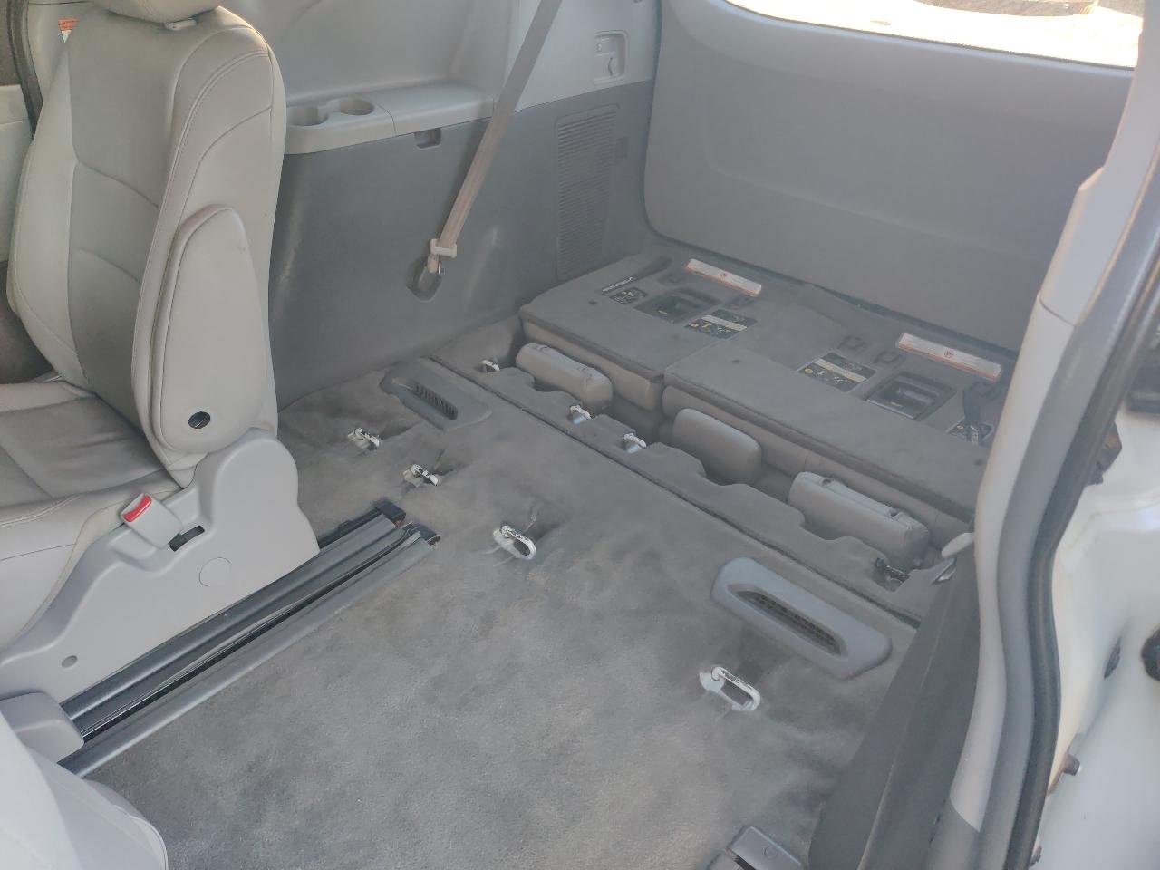 Toyota Sienna XLE FWD 8-Passenger V6 2015