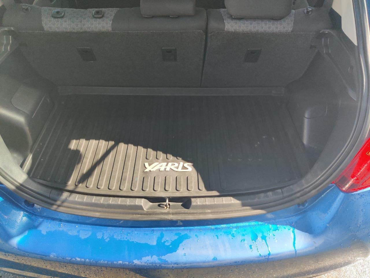 Toyota Yaris LE 5-Door AT 2015