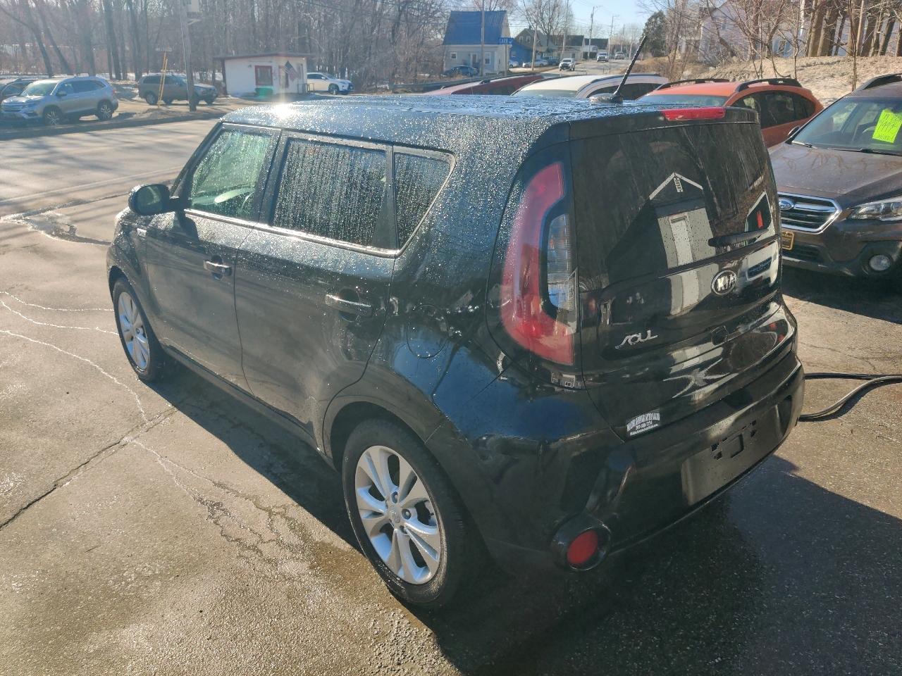 Kia Soul + w/Signature 2.0 Special Edition 2016