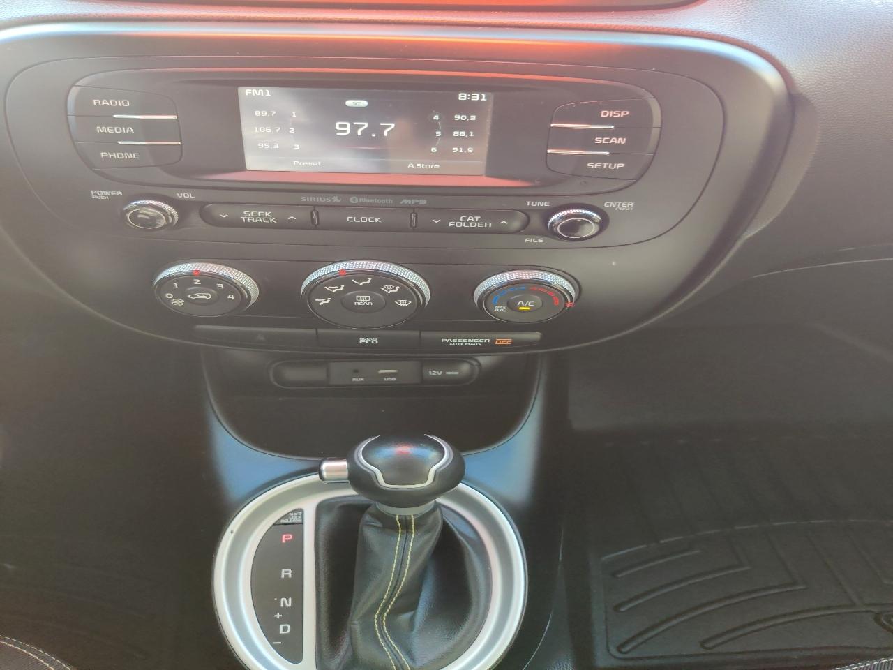 Kia Soul + w/Signature 2.0 Special Edition 2016