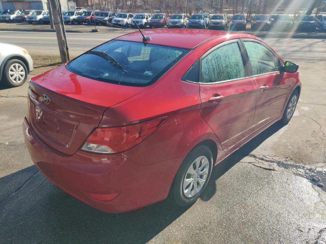 Hyundai Accent SE 4-Door 6A 2016