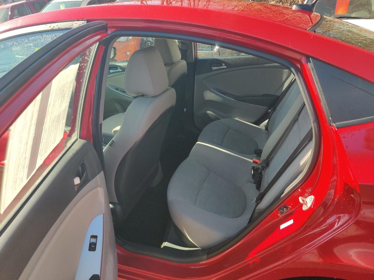 Hyundai Accent SE 4-Door 6A 2016