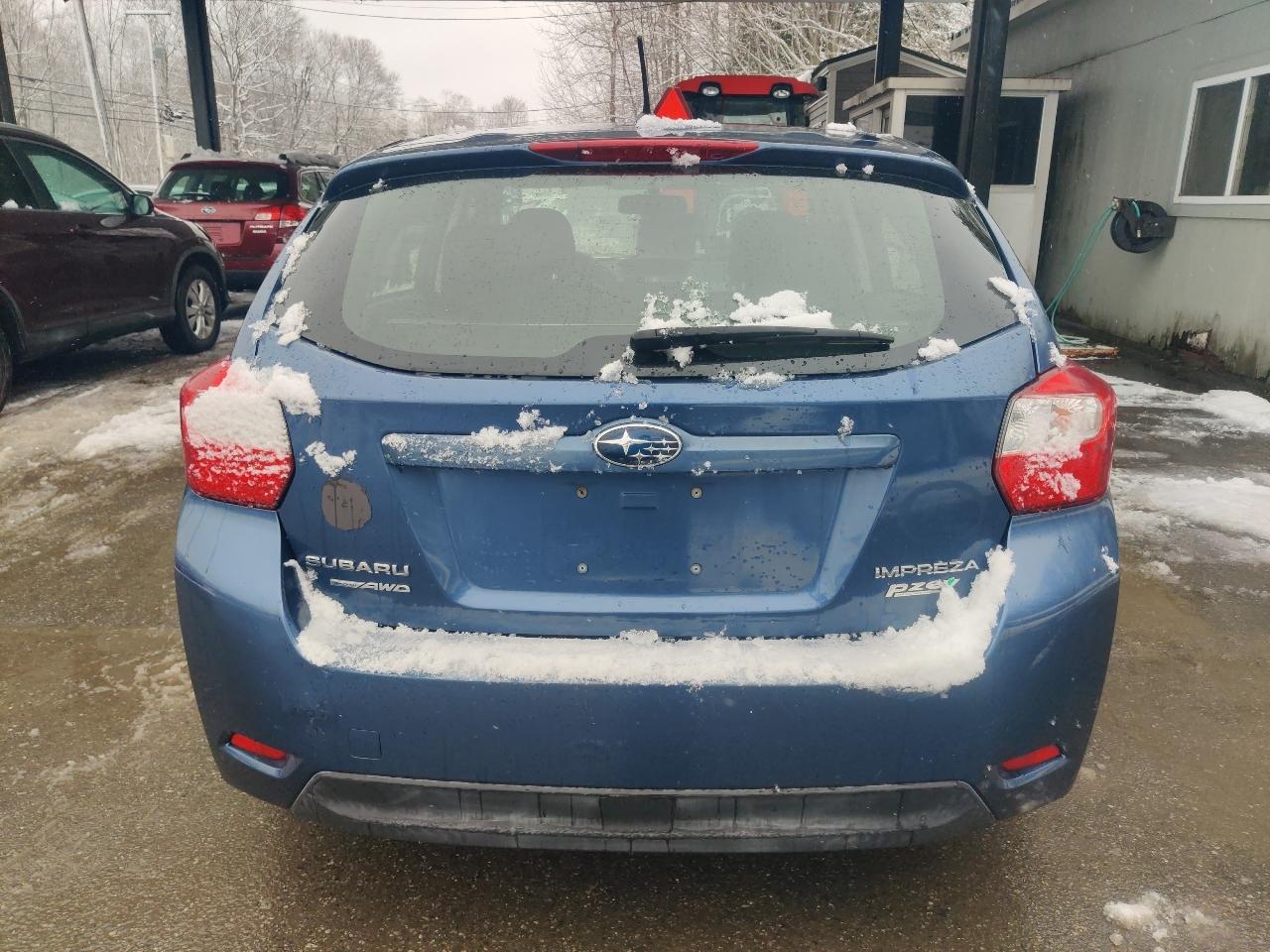 Subaru Impreza Premium 5-Door w/All Weather Package 2012