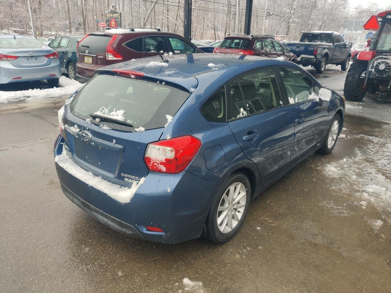 Subaru Impreza Premium 5-Door w/All Weather Package 2012