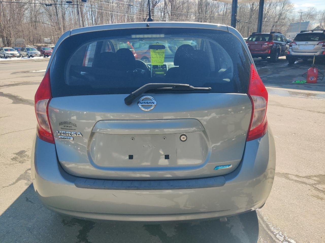 Nissan Versa Note S 2014