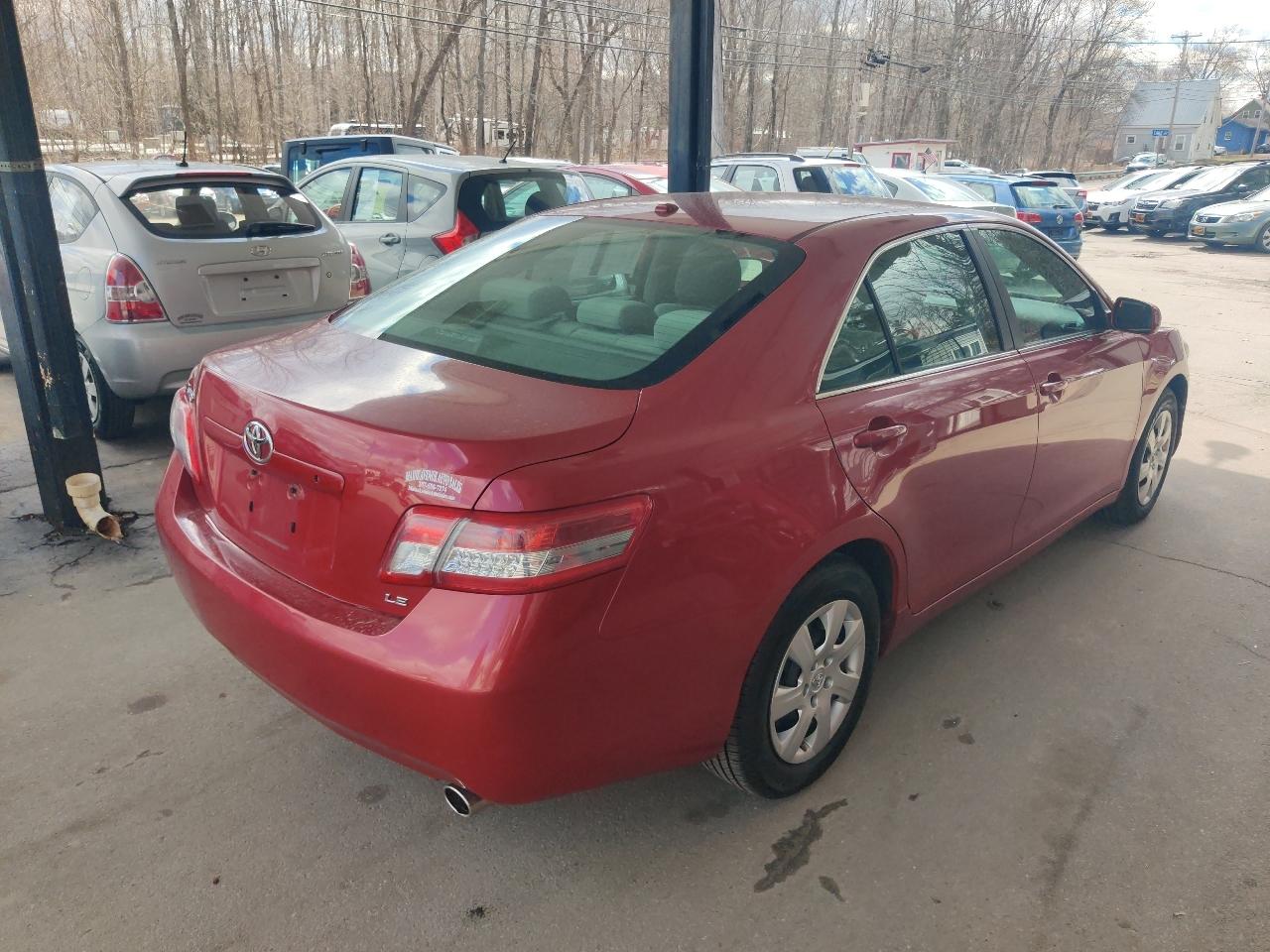 Toyota Camry Base 6-Spd AT 2011