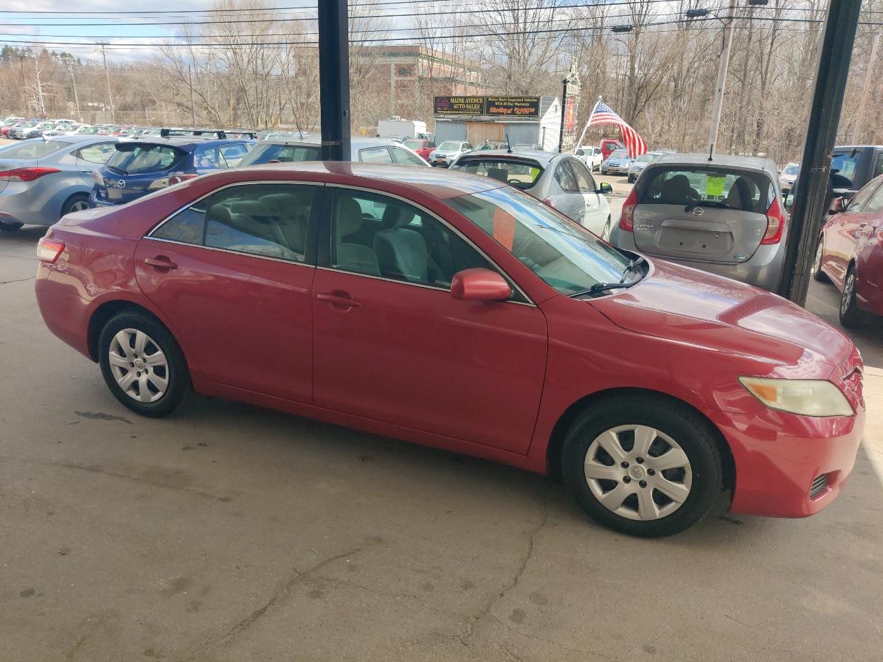 Toyota Camry Base 6-Spd AT 2011