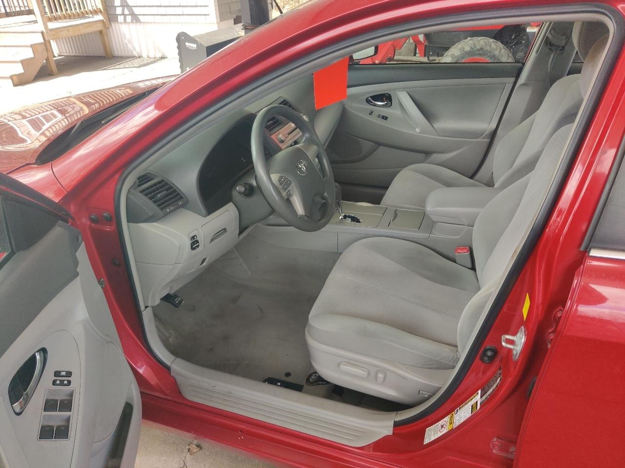 Toyota Camry Base 6-Spd AT 2011