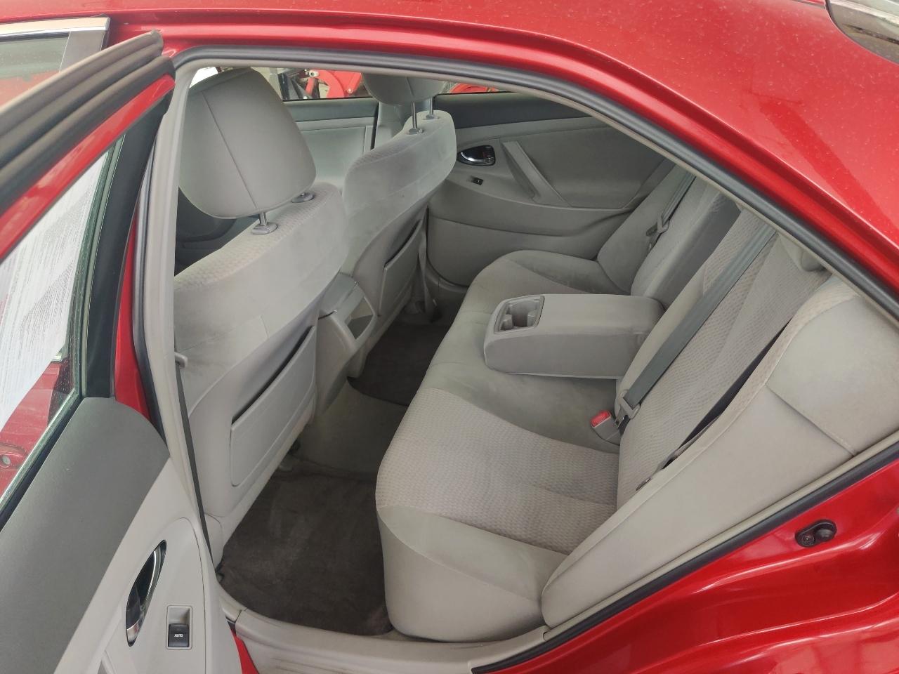 Toyota Camry Base 6-Spd AT 2011