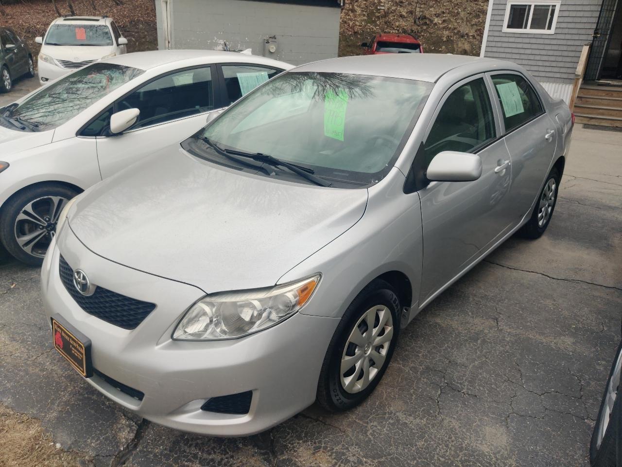 Toyota Corolla LE 4-Speed AT 2010