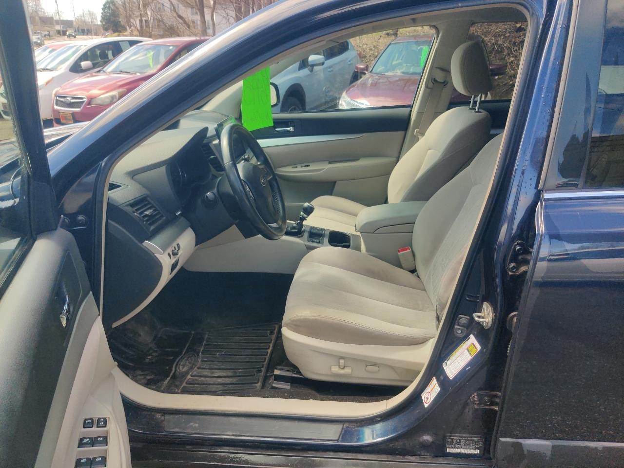 Subaru Outback 2.5i Premium 2013