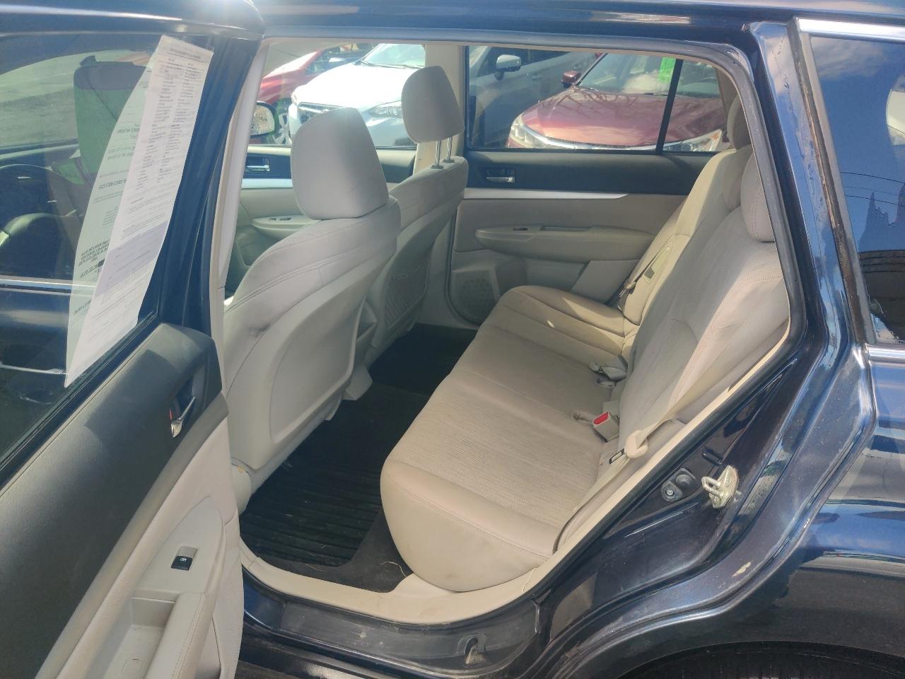 Subaru Outback 2.5i Premium 2013