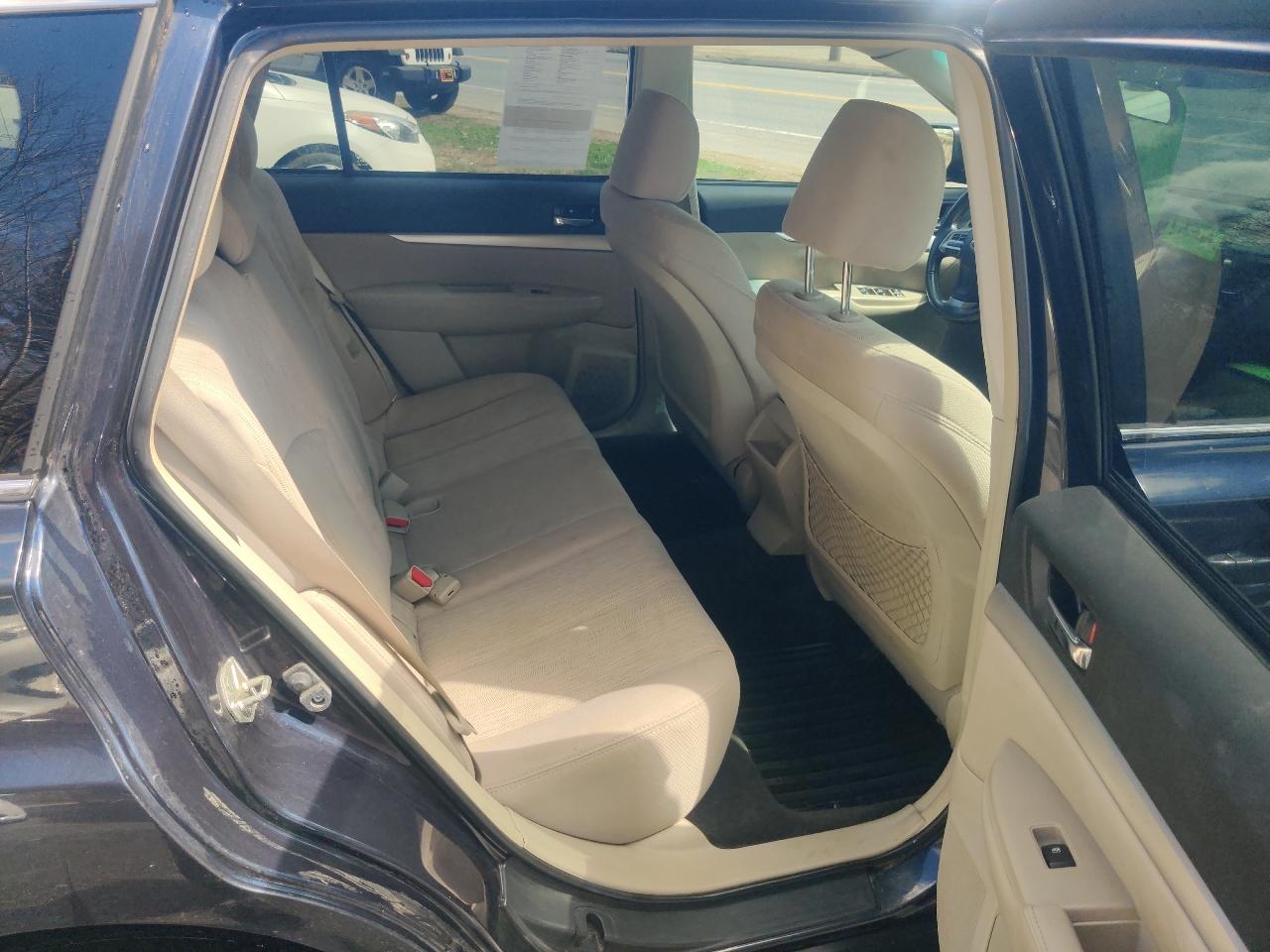 Subaru Outback 2.5i Premium 2013